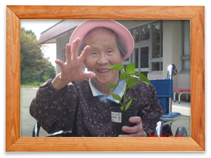 トマトとピーマンの苗を植えま〜す。